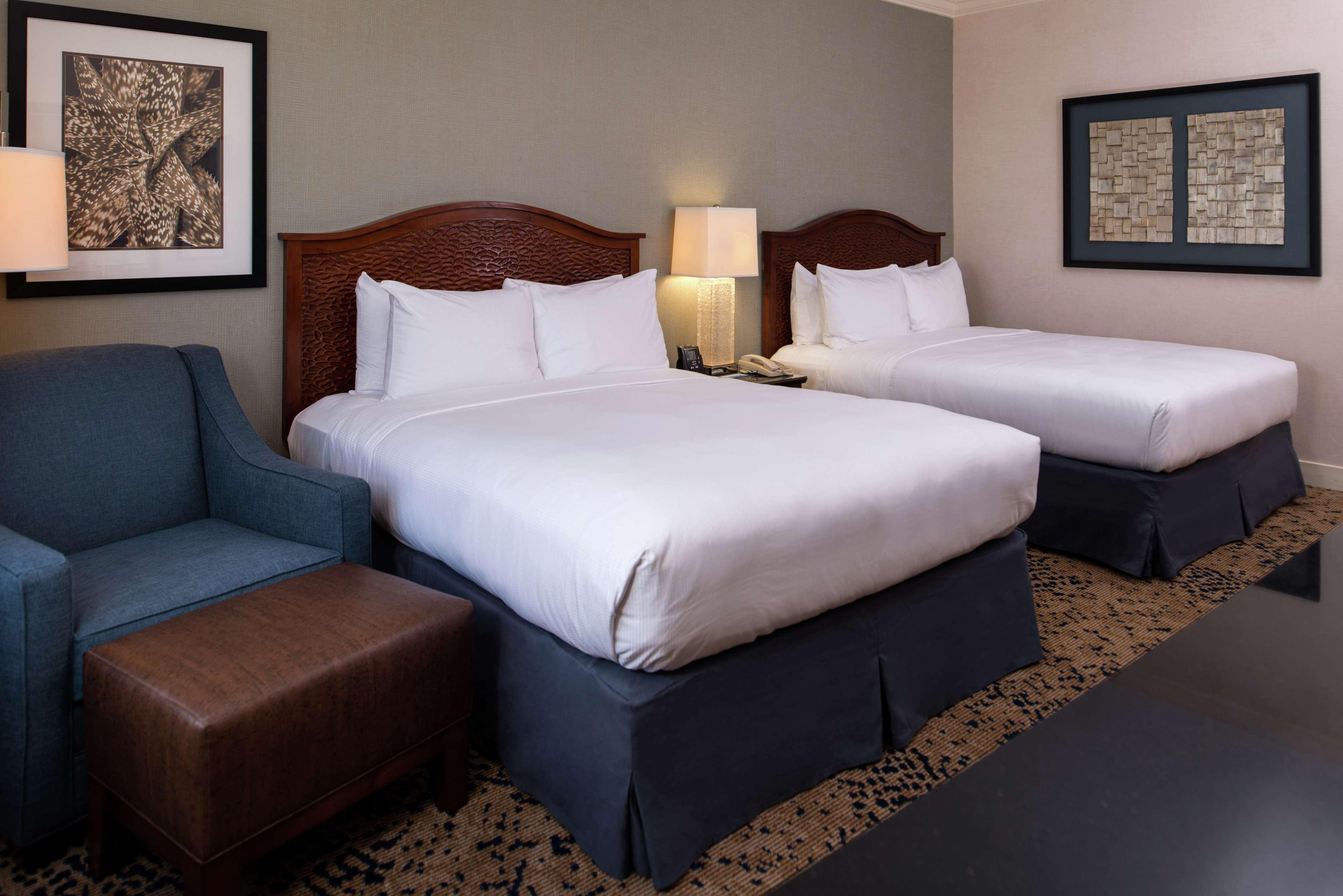 Отель Hilton San Antonio Hill Country Экстерьер фото