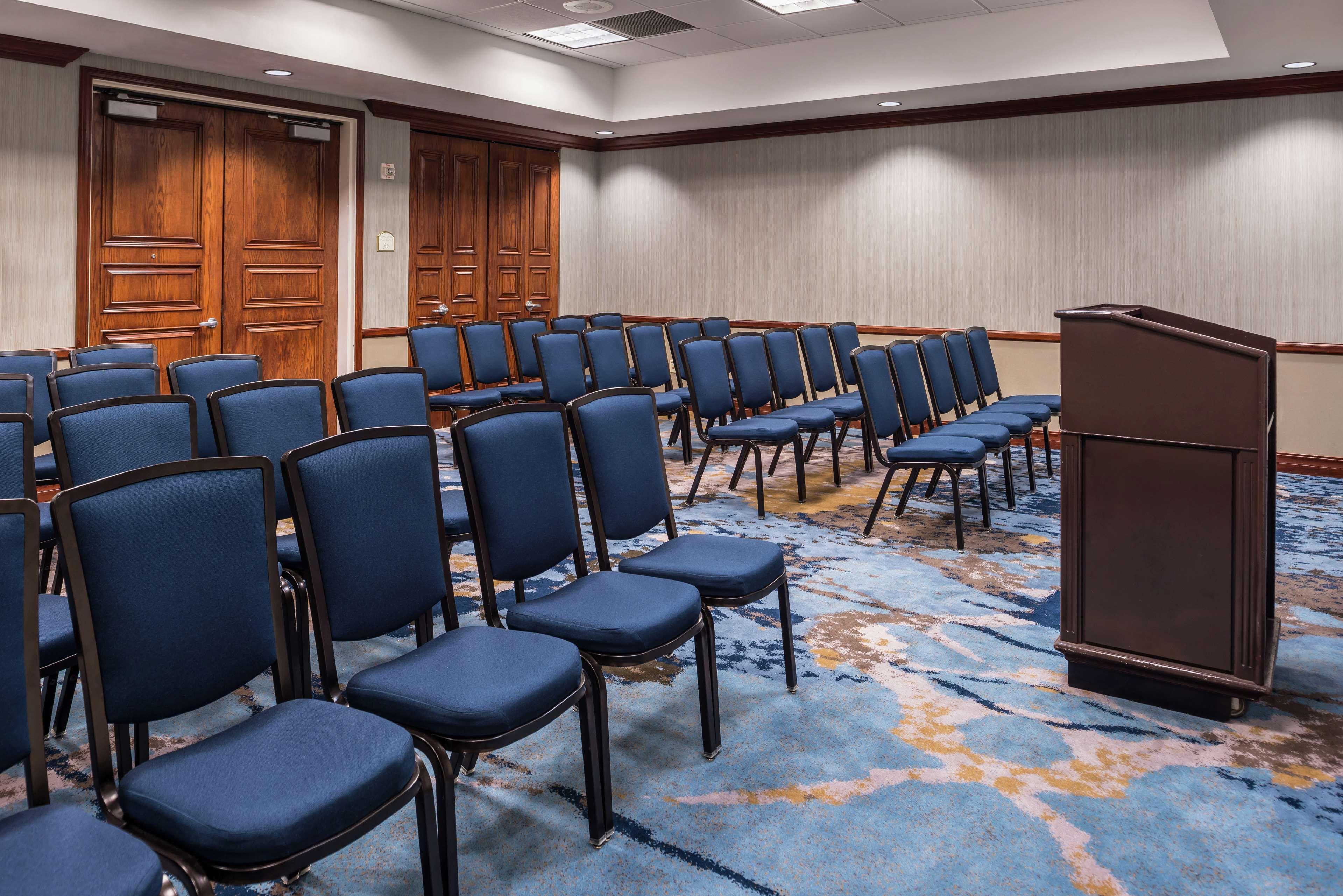 Отель Hilton San Antonio Hill Country Экстерьер фото