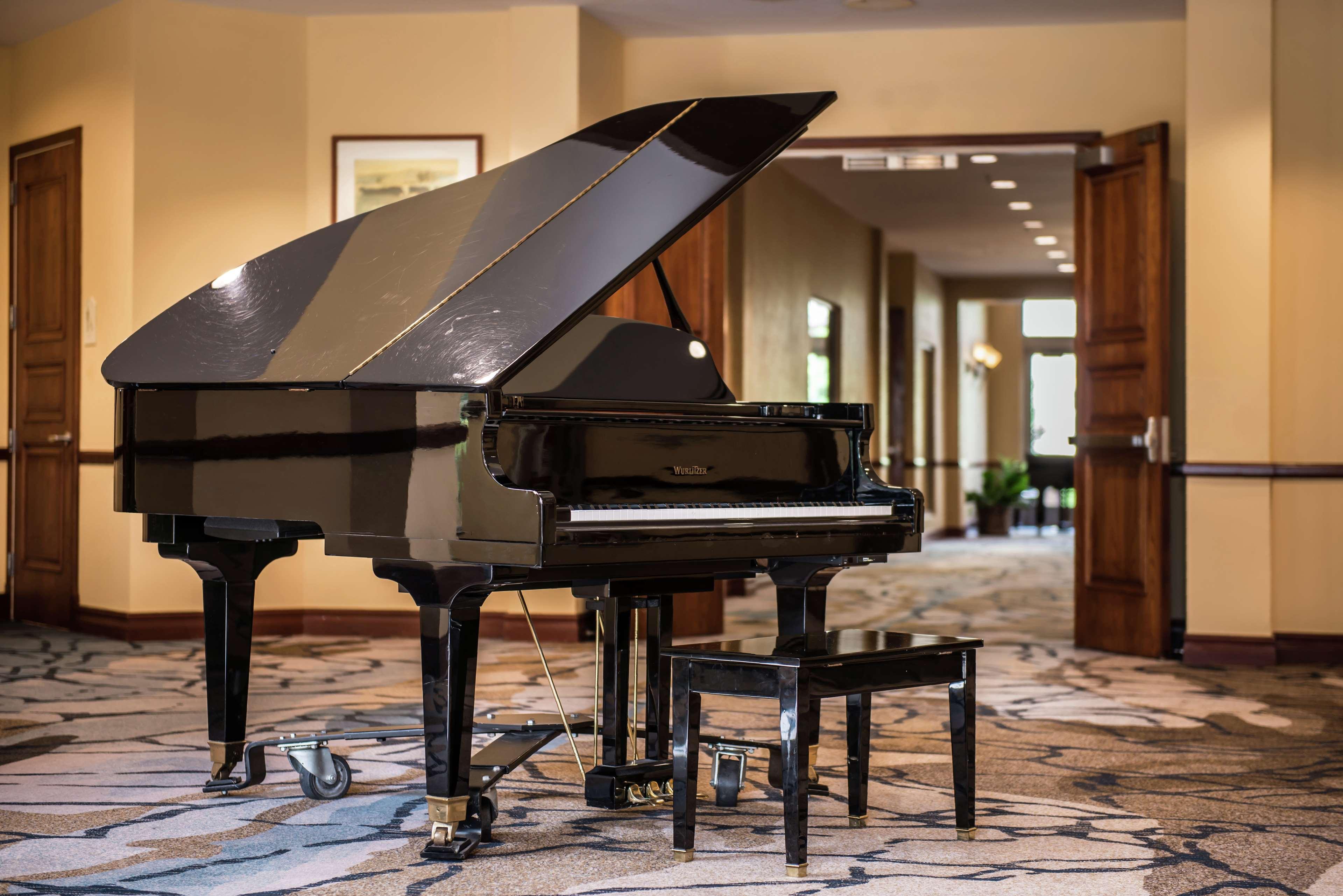 Отель Hilton San Antonio Hill Country Экстерьер фото