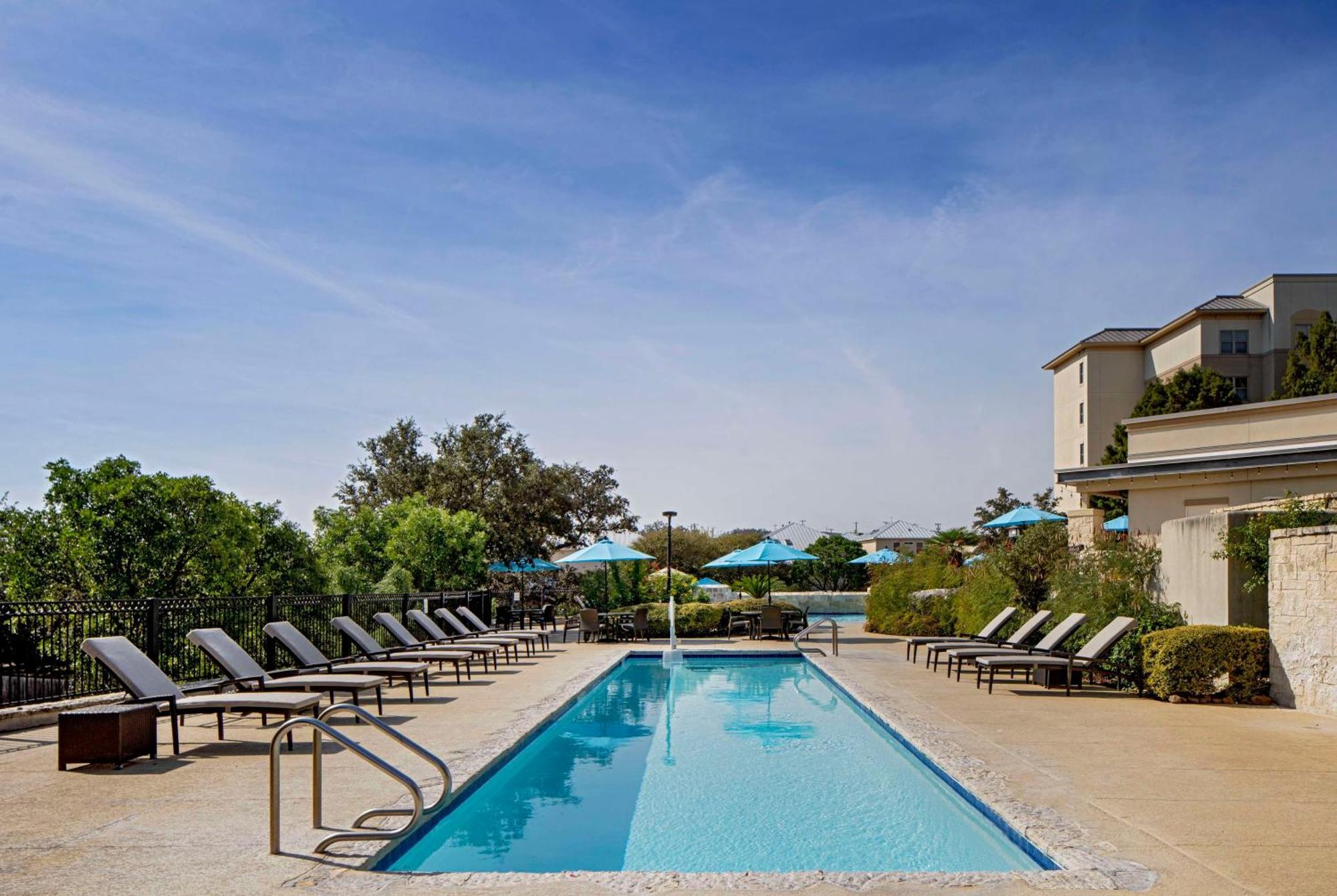 Отель Hilton San Antonio Hill Country Экстерьер фото