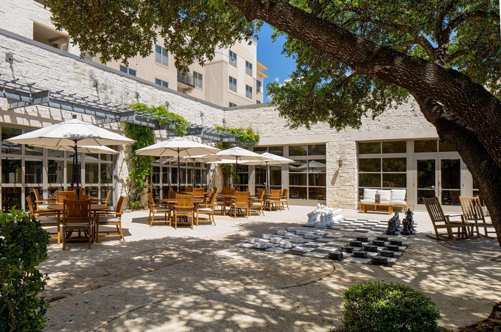 Отель Hilton San Antonio Hill Country Экстерьер фото